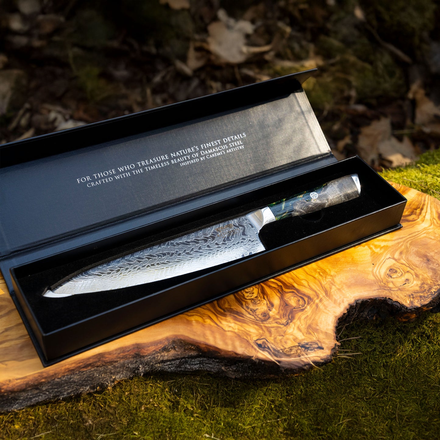 Damastmesser in Geschenkbox auf Olivenholz. Küchenmesser mit Damaststahlklinge, edles Messer für Profi- und Hobbyköche